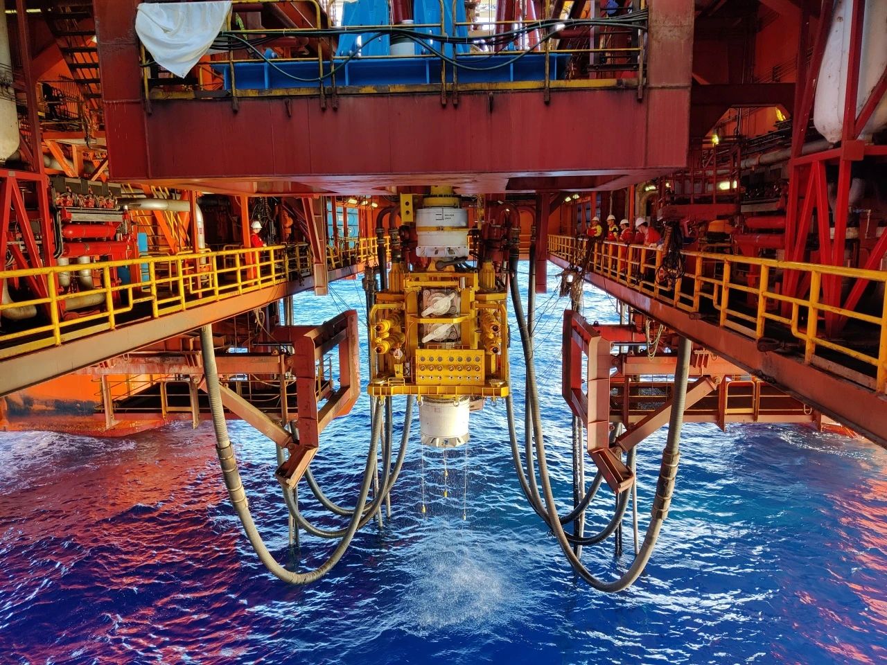 Successful Deepwater Sea Trial of Subsea Emergency Well Shut-In Device in Hainan in 2021.jpg